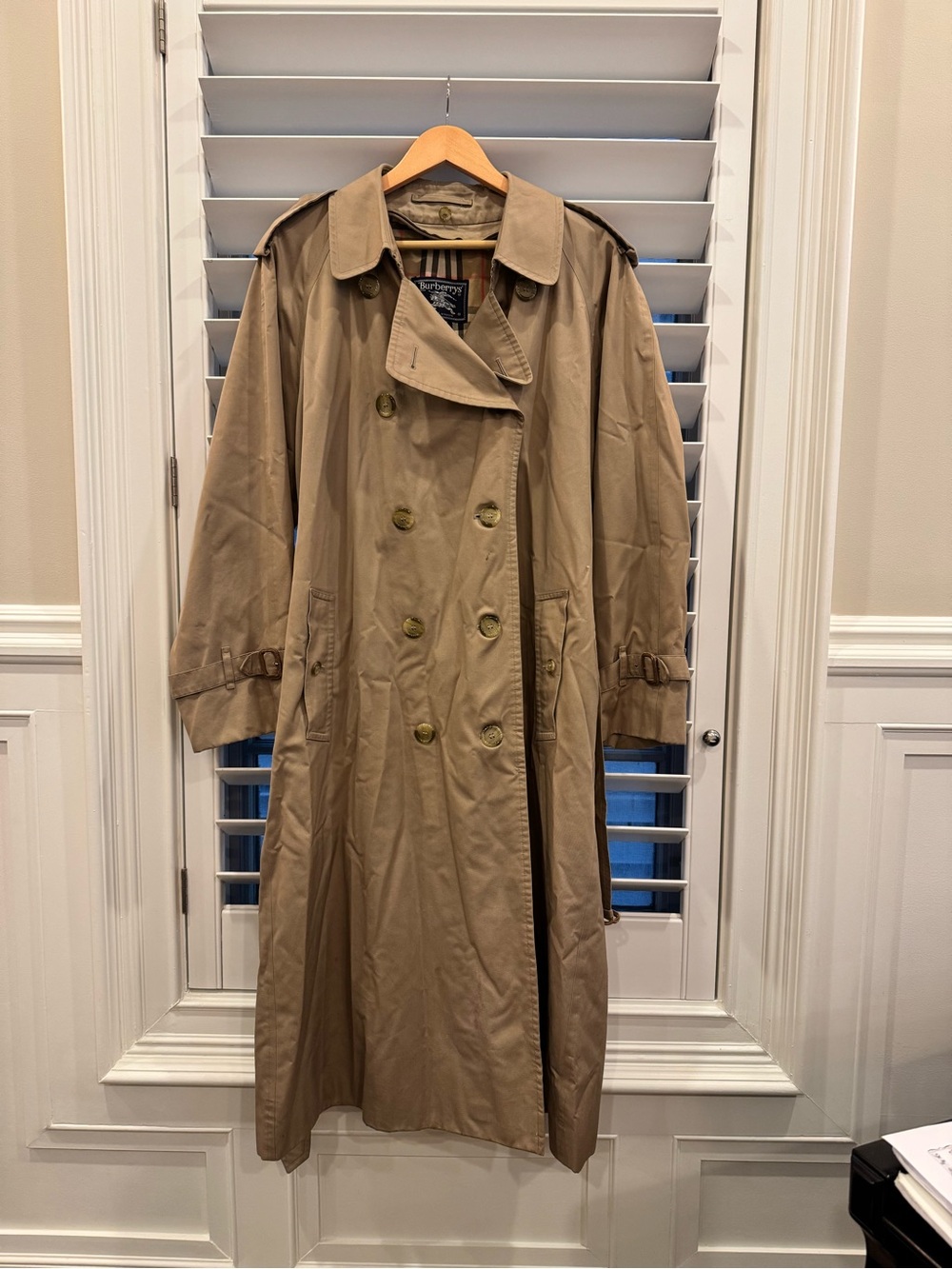 Incredible vintage Burberry Men's Beige Double-Breasted Trench Coat